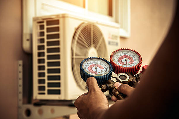 Professional Hvac technician working in Vandalia, MI